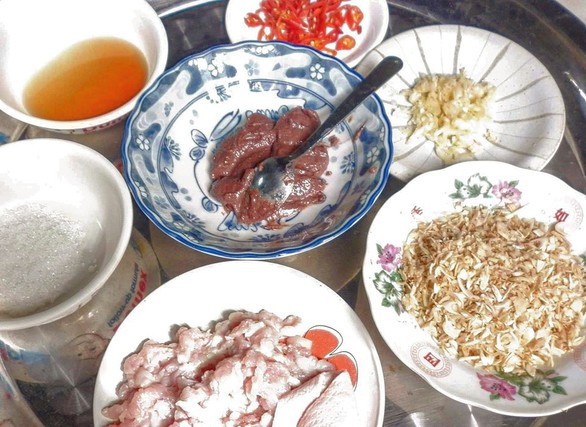 Cơm mo cau muối sả ruốc mẹ làm bạn bè nhào vô giành ăn - Ảnh 2. Cơm mo cau muối sả ruốc mẹ làm bạn bè nhào vô giành ăn - Ảnh 2.
