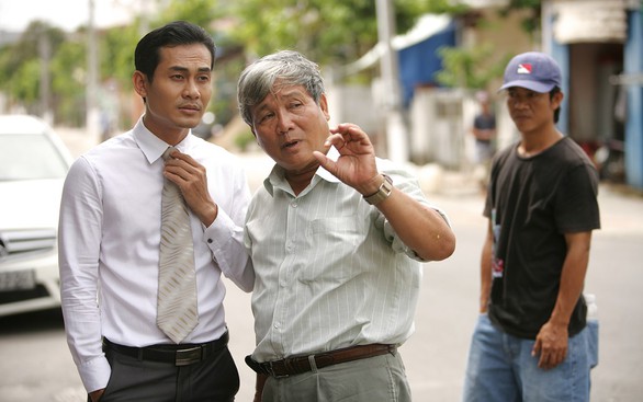 Tiền, lòng tham & chuyện đất đai trong Sóng ngầm - Ảnh 1. Tiền, lòng tham & chuyện đất đai trong Sóng ngầm - Ảnh 1.