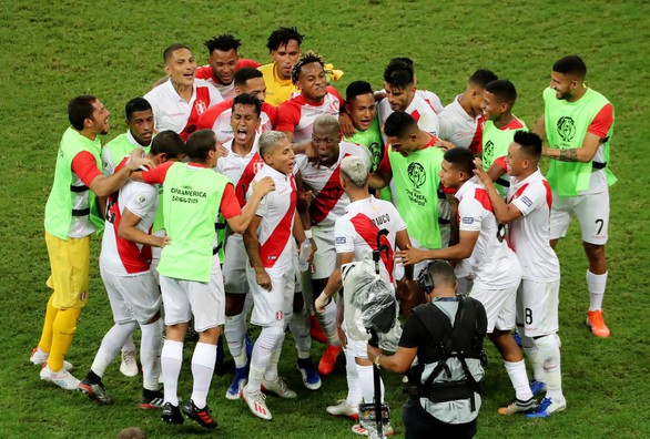 Suarez sút hỏng luân lưu, Uruguay bị Peru loại khỏi Copa America 2019 - Ảnh 1. Suarez sút hỏng luân lưu, Uruguay bị Peru loại khỏi Copa America 2019 - Ảnh 1.