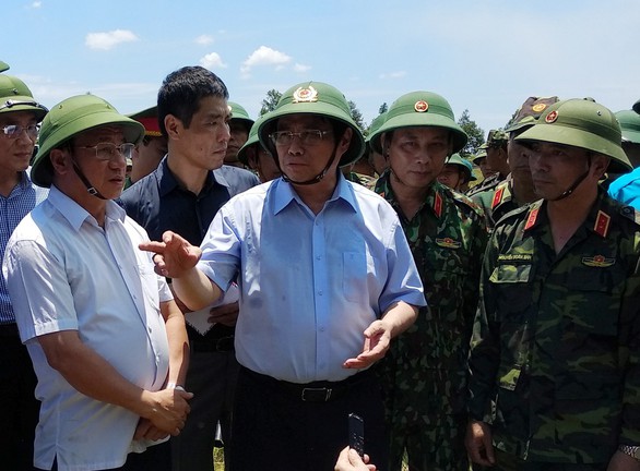 Trưởng Ban Tổ chức trung ương thị sát vụ cháy rừng Hà Tĩnh - Ảnh 2. Trưởng Ban Tổ chức trung ương thị sát vụ cháy rừng Hà Tĩnh - Ảnh 2.