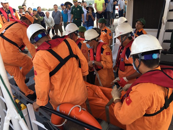 Bộ GTVT đề nghị Bộ Quốc phòng hỗ trợ tìm kiếm 9 ngư dân mất tích - Ảnh 2. Bộ GTVT đề nghị Bộ Quốc phòng hỗ trợ tìm kiếm 9 ngư dân mất tích - Ảnh 2.