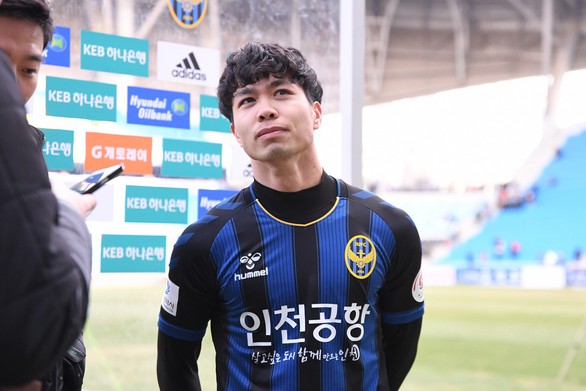 Công Phượng gây xúc động với bức thư và món quà 100 USD gửi CĐV Incheon United - Ảnh 2. Công Phượng gây xúc động với bức thư và món quà 100 USD gửi CĐV Incheon United - Ảnh 2.