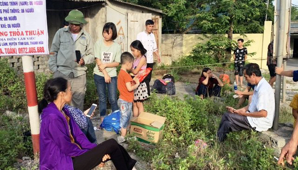 Xe khách lao xuống sông, một người chết, nhiều người bị thương - Ảnh 3. Xe khách lao xuống sông, một người chết, nhiều người bị thương - Ảnh 3.