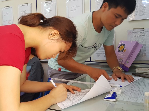 Chấm điểm cơ quan công quyền: Làm sao để không hình thức? - Ảnh 1. Chấm điểm cơ quan công quyền: Làm sao để không hình thức? - Ảnh 1.