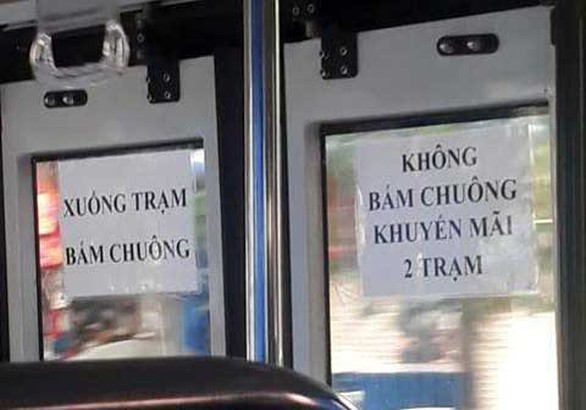 Bóp bụng con gà đi em, nó là chuông xe buýt đó! - Ảnh 3. Bóp bụng con gà đi em, nó là chuông xe buýt đó! - Ảnh 3.