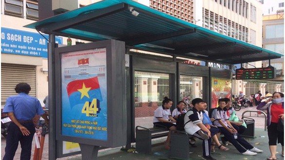 Đưa vào hoạt động thêm 22 nhà chờ xe buýt có camera an ninh - Ảnh 1. Đưa vào hoạt động thêm 22 nhà chờ xe buýt có camera an ninh - Ảnh 1.
