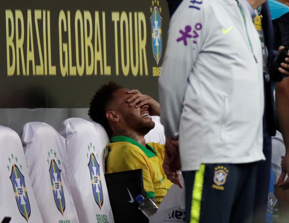 Neymar chấn thương, có nguy cơ lỡ hẹn Copa America - Ảnh 2. Neymar chấn thương, có nguy cơ lỡ hẹn Copa America - Ảnh 2.