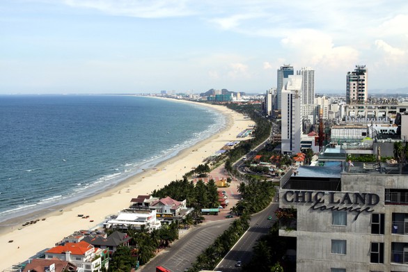 Trả bãi biển cho cộng đồng: cực kỳ khó nếu thiếu quyết tâm - Ảnh 1. Trả bãi biển cho cộng đồng: cực kỳ khó nếu thiếu quyết tâm - Ảnh 1.