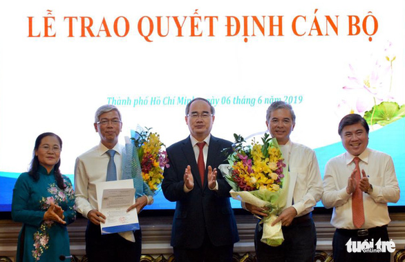 Trao quyết định phê chuẩn kết quả bầu hai phó chủ tịch UBND TP.HCM - Ảnh 1. Trao quyết định phê chuẩn kết quả bầu hai phó chủ tịch UBND TP.HCM - Ảnh 1.