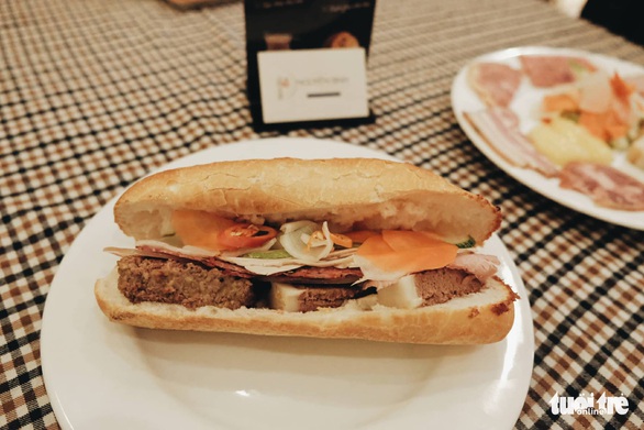 7 loại bánh mì trứ danh chỉ nhắc đã thèm ở TP.HCM - Ảnh 5. 7 loại bánh mì trứ danh chỉ nhắc đã thèm ở TP.HCM - Ảnh 5.