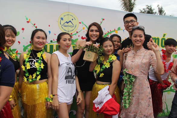 Rực rỡ sức trẻ trong lễ kỷ niệm 30 năm ngày tái lập tỉnh Phú Yên - Ảnh 5. Rực rỡ sức trẻ trong lễ kỷ niệm 30 năm ngày tái lập tỉnh Phú Yên - Ảnh 5.