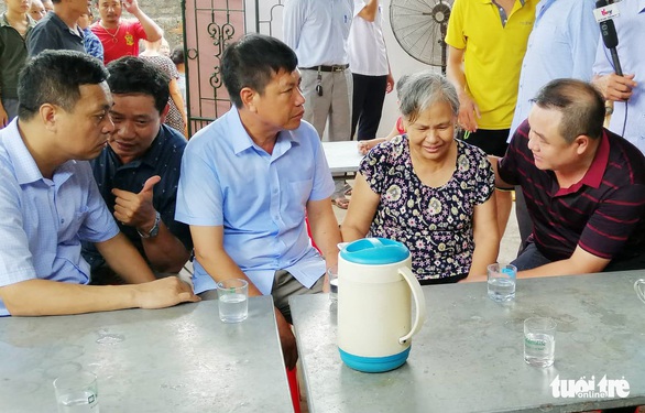 Lãnh đạo Nghệ An thăm hỏi, hỗ trợ gia đình 9 thuyền viên mất tích - Ảnh 1. Lãnh đạo Nghệ An thăm hỏi, hỗ trợ gia đình 9 thuyền viên mất tích - Ảnh 1.
