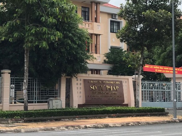 Khiển trách phó giám đốc sở từ chối nhận quyết định điều động - Ảnh 1. Khiển trách phó giám đốc sở từ chối nhận quyết định điều động - Ảnh 1.