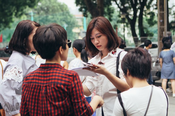 Dự kiến tỉ lệ tốt nghiệp THPT của cả nước thấp hơn năm ngoái - Ảnh 1. Dự kiến tỉ lệ tốt nghiệp THPT của cả nước thấp hơn năm ngoái - Ảnh 1.