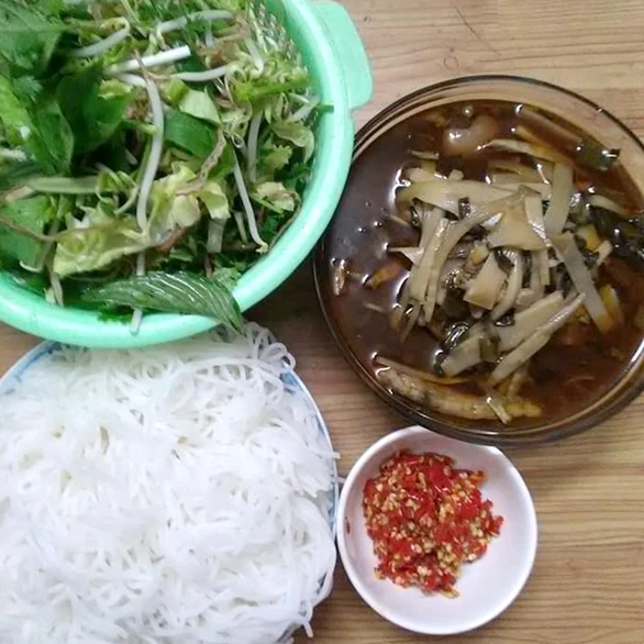 Bún mắm cua đồng Gia Lai: sướng mình khổ người ta - Ảnh 3. Bún mắm cua đồng Gia Lai: sướng mình khổ người ta - Ảnh 3.
