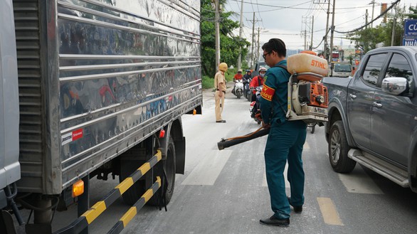 TP.HCM hỗ trợ tiền cho lực lượng phòng, chống dịch tả heo châu Phi - Ảnh 1. TP.HCM hỗ trợ tiền cho lực lượng phòng, chống dịch tả heo châu Phi - Ảnh 1.