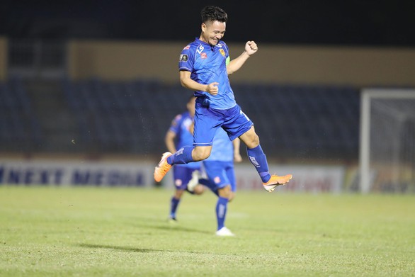 Nam Định và Quảng Nam thắng thuyết phục ở vòng 15 V-League 2019 - Ảnh 1. Nam Định và Quảng Nam thắng thuyết phục ở vòng 15 V-League 2019 - Ảnh 1.