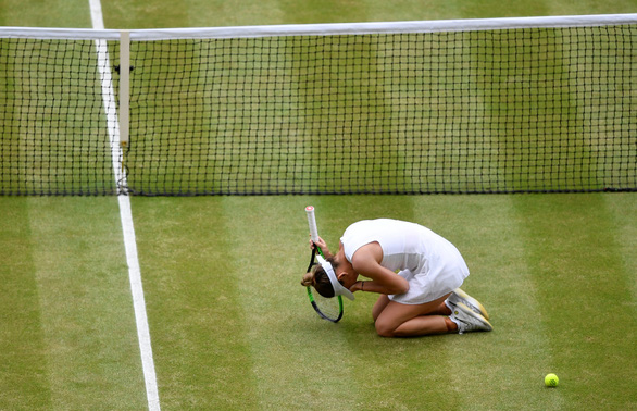 Thua dễ Halep, Serena chưa thể có Grand Slam thứ 24 - Ảnh 2. Thua dễ Halep, Serena chưa thể có Grand Slam thứ 24 - Ảnh 2.