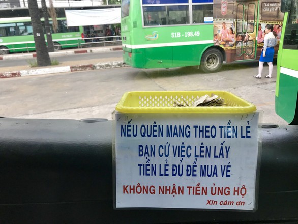 Tài xế xe buýt Huy búp bê: Móc túi dọa cứa cổ, tôi vẫn làm - Ảnh 4. Tài xế xe buýt Huy búp bê: Móc túi dọa cứa cổ, tôi vẫn làm - Ảnh 4.