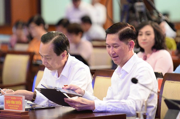 Họp không giấy: tiết kiệm, cần hiệu quả - Ảnh 1. Họp không giấy: tiết kiệm, cần hiệu quả - Ảnh 1.