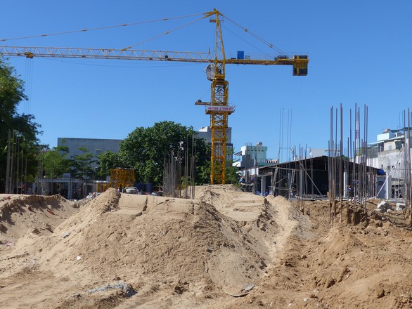 Công trình lớn bị dừng thi công, cán bộ sở đến kiểm tra còn bị đuổi về - Ảnh 2. Công trình lớn bị dừng thi công, cán bộ sở đến kiểm tra còn bị đuổi về - Ảnh 2.