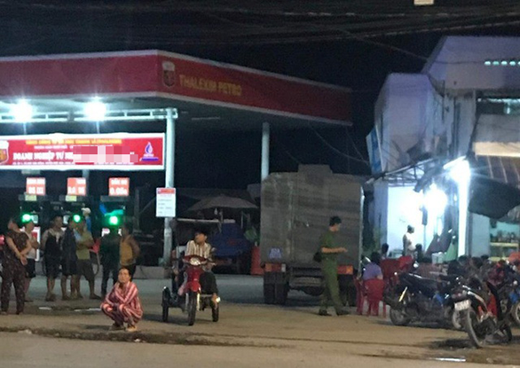 Đâm chết nhân viên cây xăng vì không cho nợ tiền đổ xăng - Ảnh 1. Đâm chết nhân viên cây xăng vì không cho nợ tiền đổ xăng - Ảnh 1.