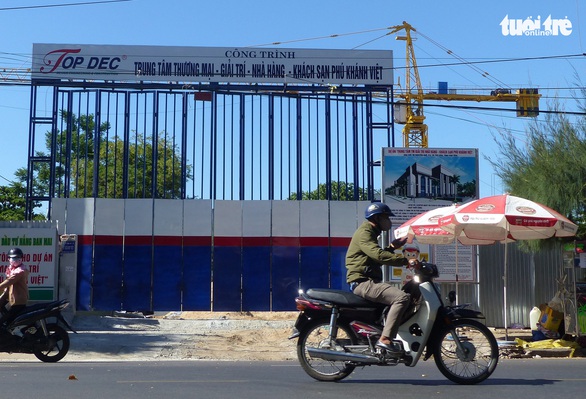 Công trình lớn bị dừng thi công, cán bộ sở đến kiểm tra còn bị đuổi về - Ảnh 1. Công trình lớn bị dừng thi công, cán bộ sở đến kiểm tra còn bị đuổi về - Ảnh 1.