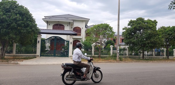 Quảng Nam không bị áp lực khi thanh tra 2 lô đất của vợ cựu bí thư Tỉnh ủy - Ảnh 1. Quảng Nam không bị áp lực khi thanh tra 2 lô đất của vợ cựu bí thư Tỉnh ủy - Ảnh 1.