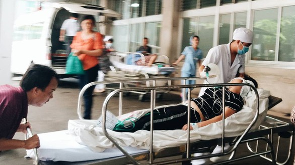 Cấp cứu cho khoa... cấp cứu - Ảnh 3. Cấp cứu cho khoa... cấp cứu - Ảnh 3.