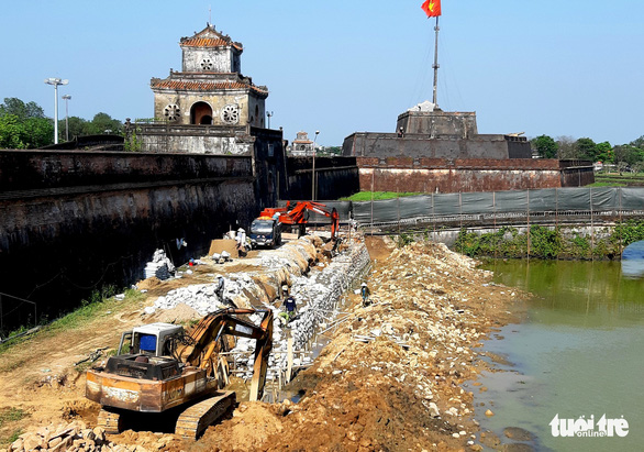 Chính phủ yêu cầu đánh giá lại toàn tuyến kè hộ thành hào kinh thành Huế - Ảnh 1. Chính phủ yêu cầu đánh giá lại toàn tuyến kè hộ thành hào kinh thành Huế - Ảnh 1.
