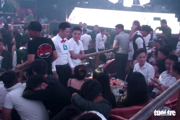 Rút giấy phép quán bar có 200 thanh niên dương tính với chất ma túy - Ảnh 1. Rút giấy phép quán bar có 200 thanh niên dương tính với chất ma túy - Ảnh 1.