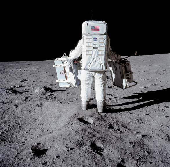 Những hình ảnh chưa từng công bố về sứ mệnh Apollo 11 - Ảnh 2. Những hình ảnh chưa từng công bố về sứ mệnh Apollo 11 - Ảnh 2.