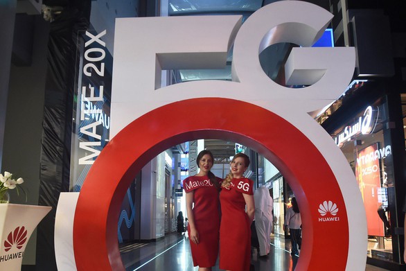 60% hợp đồng của Huawei là ở... châu Âu - Ảnh 1. 60% hợp đồng của Huawei là ở... châu Âu - Ảnh 1.