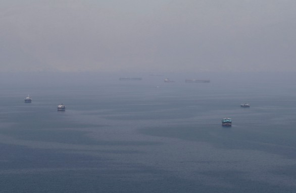 Iran bắt tàu Anh, quân đội Mỹ triển khai máy bay đến eo biển Hormuz - Ảnh 1. Iran bắt tàu Anh, quân đội Mỹ triển khai máy bay đến eo biển Hormuz - Ảnh 1.