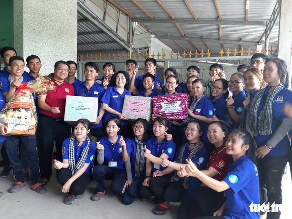Chiến sĩ Mùa hè xanh - Hãy sống có ích cho xã hội - Ảnh 3. Chiến sĩ Mùa hè xanh - Hãy sống có ích cho xã hội - Ảnh 3.