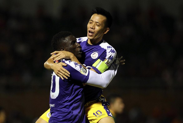 Quang Hải ghi bàn, Hà Nội thắng Sài Gòn 4-1 - Ảnh 1. Quang Hải ghi bàn, Hà Nội thắng Sài Gòn 4-1 - Ảnh 1.