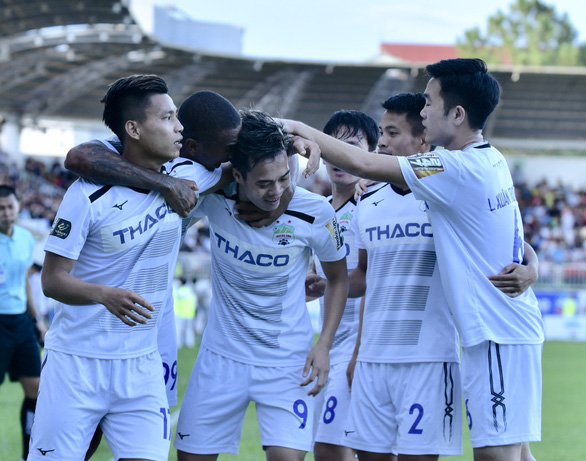 Sân Pleiku: Văn Toàn, Tuấn Anh, Minh Vương tỏa sáng - Ảnh 1. Sân Pleiku: Văn Toàn, Tuấn Anh, Minh Vương tỏa sáng - Ảnh 1.