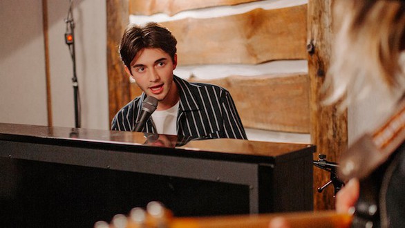 Thần đồng âm nhạc Greyson Chance lần đầu đến Việt Nam - Ảnh 3. Thần đồng âm nhạc Greyson Chance lần đầu đến Việt Nam - Ảnh 3.