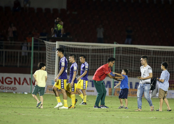 Quang Hải ghi bàn, Hà Nội thắng Sài Gòn 4-1 - Ảnh 4. Quang Hải ghi bàn, Hà Nội thắng Sài Gòn 4-1 - Ảnh 4.
