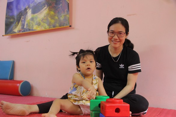 Sứ mệnh làm mẹ trẻ bại não - Ảnh 4. Sứ mệnh làm mẹ trẻ bại não - Ảnh 4.