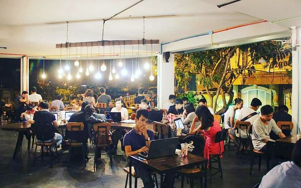 Phát triển kinh tế ban đêm: Cần nới chỗ đang bị siết - Ảnh 1. Phát triển kinh tế ban đêm: Cần nới chỗ đang bị siết - Ảnh 1.