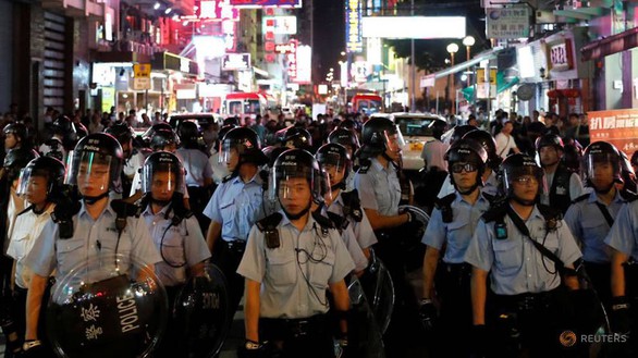 Rò rỉ thông tin cá nhân, con em cảnh sát Hong Kong bị đe dọa - Ảnh 1. Rò rỉ thông tin cá nhân, con em cảnh sát Hong Kong bị đe dọa - Ảnh 1.