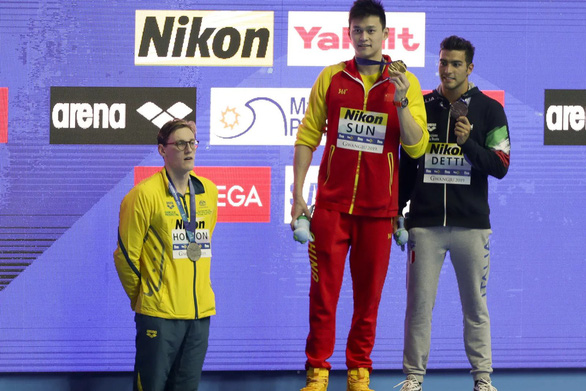 Kình ngư Trung Quốc Sun Yang khiến đường đua xanh dậy sóng quanh câu chuyện doping - Ảnh 2. Kình ngư Trung Quốc Sun Yang khiến đường đua xanh dậy sóng quanh câu chuyện doping - Ảnh 2.