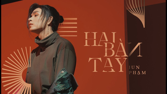 Jun Phạm khoe MV Hai bàn tay cảm hứng từ samurai - Ảnh 2.