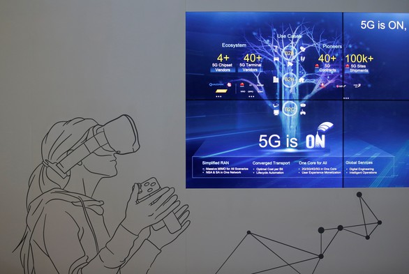 Huawei trả lương gần 300.000 USD để hút vài chục nhân tài khắp thế giới - Ảnh 1. Huawei trả lương gần 300.000 USD để hút vài chục nhân tài khắp thế giới - Ảnh 1.