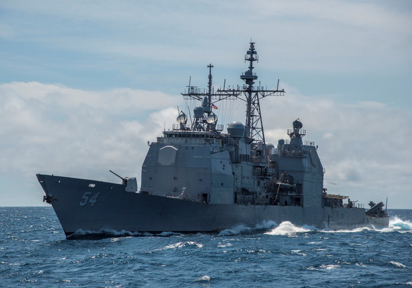 Tàu chiến Mỹ đi qua eo biển Đài Loan, chọc giận Trung Quốc - Ảnh 1.