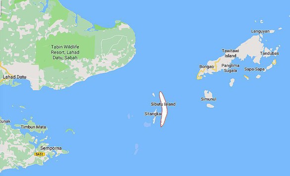 Philippines tố tàu chiến Trung Quốc ngang nhiên qua eo biển không thèm báo - Ảnh 1. Philippines tố tàu chiến Trung Quốc ngang nhiên qua eo biển không thèm báo - Ảnh 1.