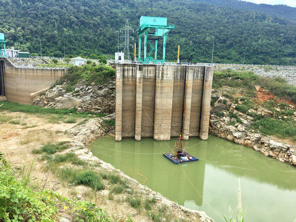 Dùng thủy điện Buôn Kuốp khắc phục khó khăn mùa khô hạn - Ảnh 1. Dùng thủy điện Buôn Kuốp khắc phục khó khăn mùa khô hạn - Ảnh 1.