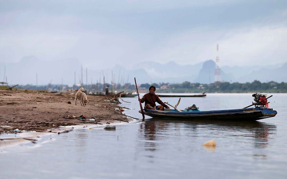 Rùng mình nhìn sông Mekong cạn nước - Ảnh 1.