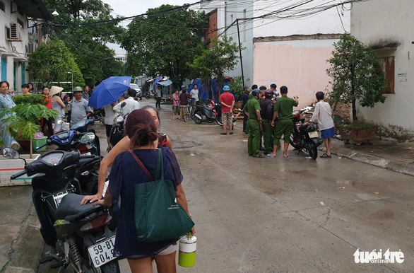 Cắt sắt bị điện giật, anh thợ hồ trẻ chết trong buổi đầu tiên chỗ làm mới - Ảnh 2. Cắt sắt bị điện giật, anh thợ hồ trẻ chết trong buổi đầu tiên chỗ làm mới - Ảnh 2.